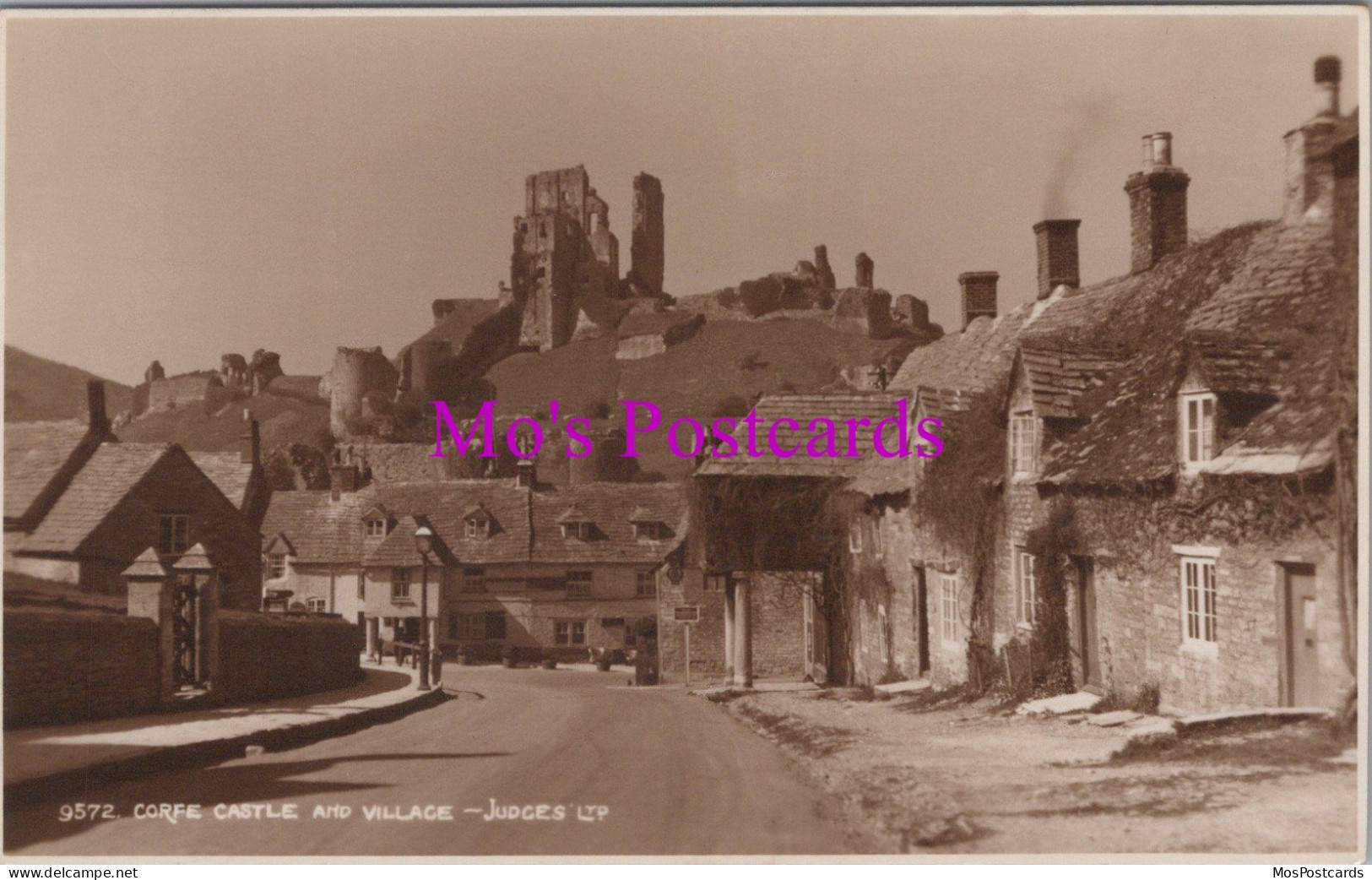 Dorset Postcard - Corfe Castle And Village   DZ167 - Andere & Zonder Classificatie