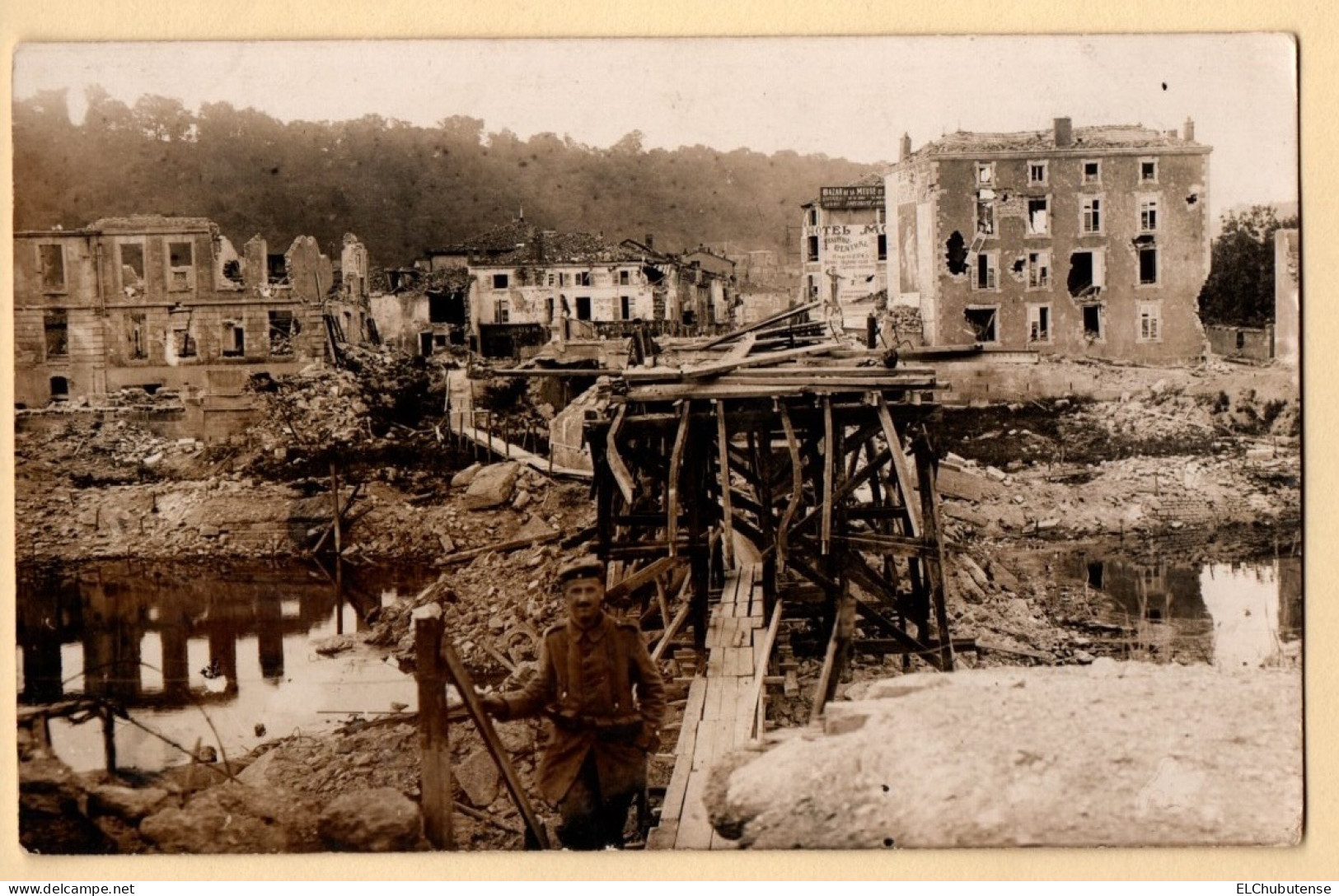 Cpa Photo Soldat Allemand Sur Passerelle Pont Meuse - Ruines Hôtel Moderne - Saint Mihiel Meuse Guerre 14-18 WW1 - Saint Mihiel