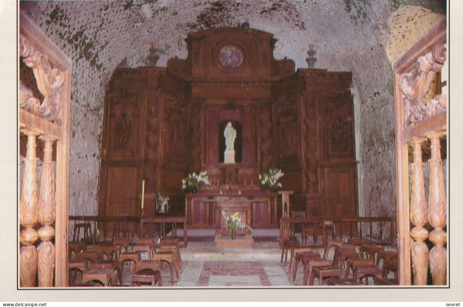 CPM . HAUTE- ISLE. - Eglise De L'Annonciation, Troglodytique. Choeur Et Retable - Haute-Isle