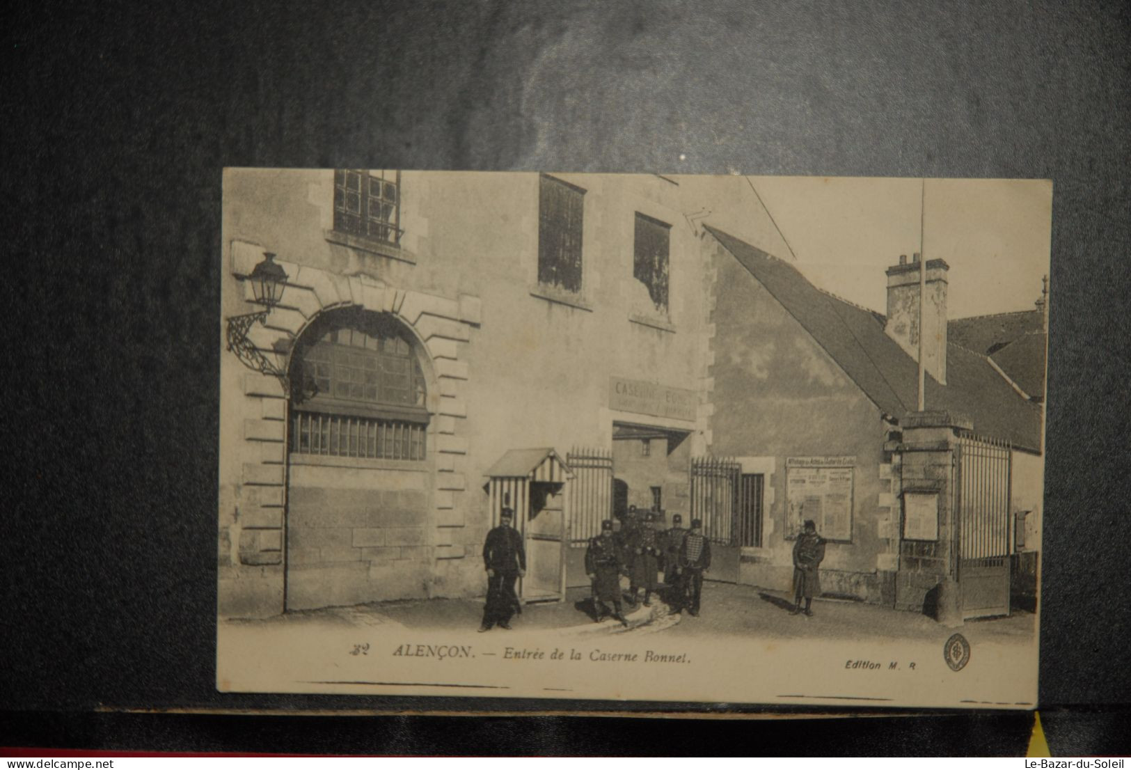 CP,  61, ALENÇON - Entrée De La Caserne Bonnet, Militaria, Casernes - Alencon