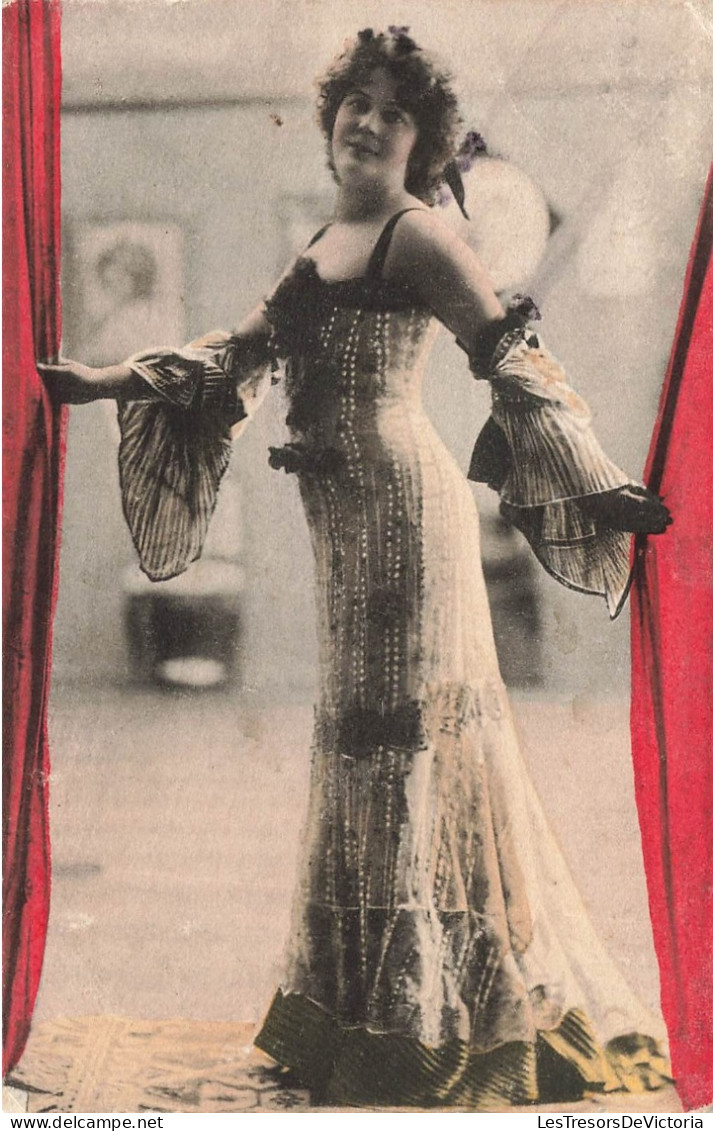 CELEBRITES - Artistes - Lucy Arbell - Portait - Femme - Costume - Carte Postale Ancienne - Artistes