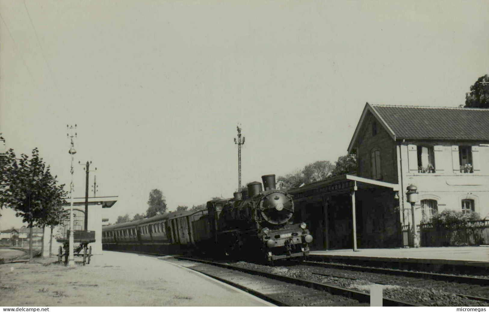 ECOUEN - Beauvais-Paris, Matin - Cliché Jacques H. Renaud, Avant 1960 - Trenes