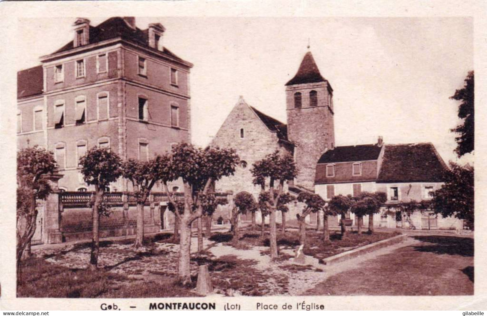 46 - Lot -  MONTFAUCON -  Place De L'église - Altri & Non Classificati