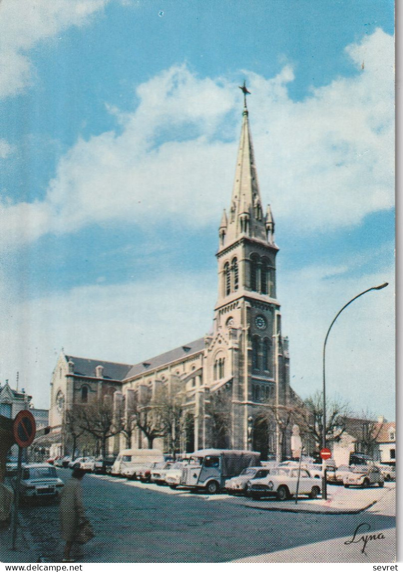 CPM . ARGENTEUIL . - La Basilique. Nombreuses Voitures Années 60 - Argenteuil