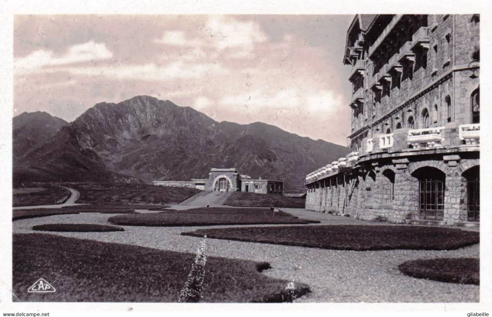 31 - Haute Garonne - SUPERBAGNERES -  Le Grand Hotel Et La Gare Du Funiculaire - Superbagneres