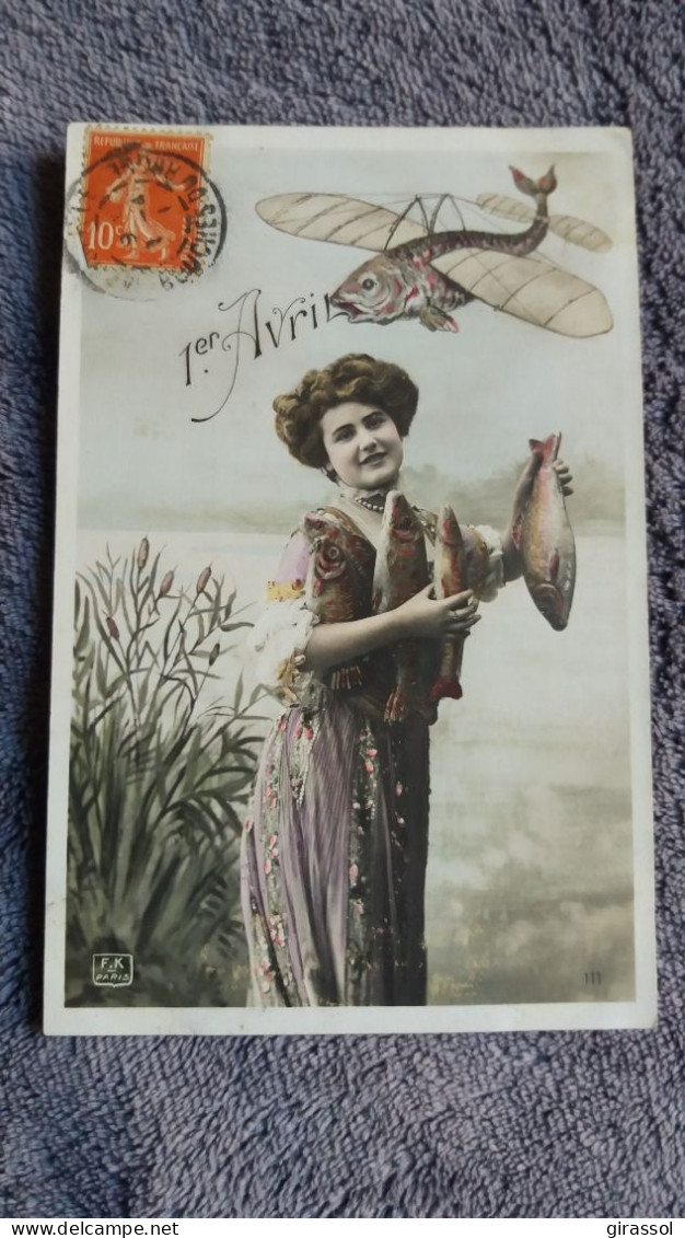 CPA FANTAISIE FEMME 1 ER AVRIL POISSON AEROPLANE AVION F K PARIS 1911 - 1° Aprile (pesce Di Aprile)