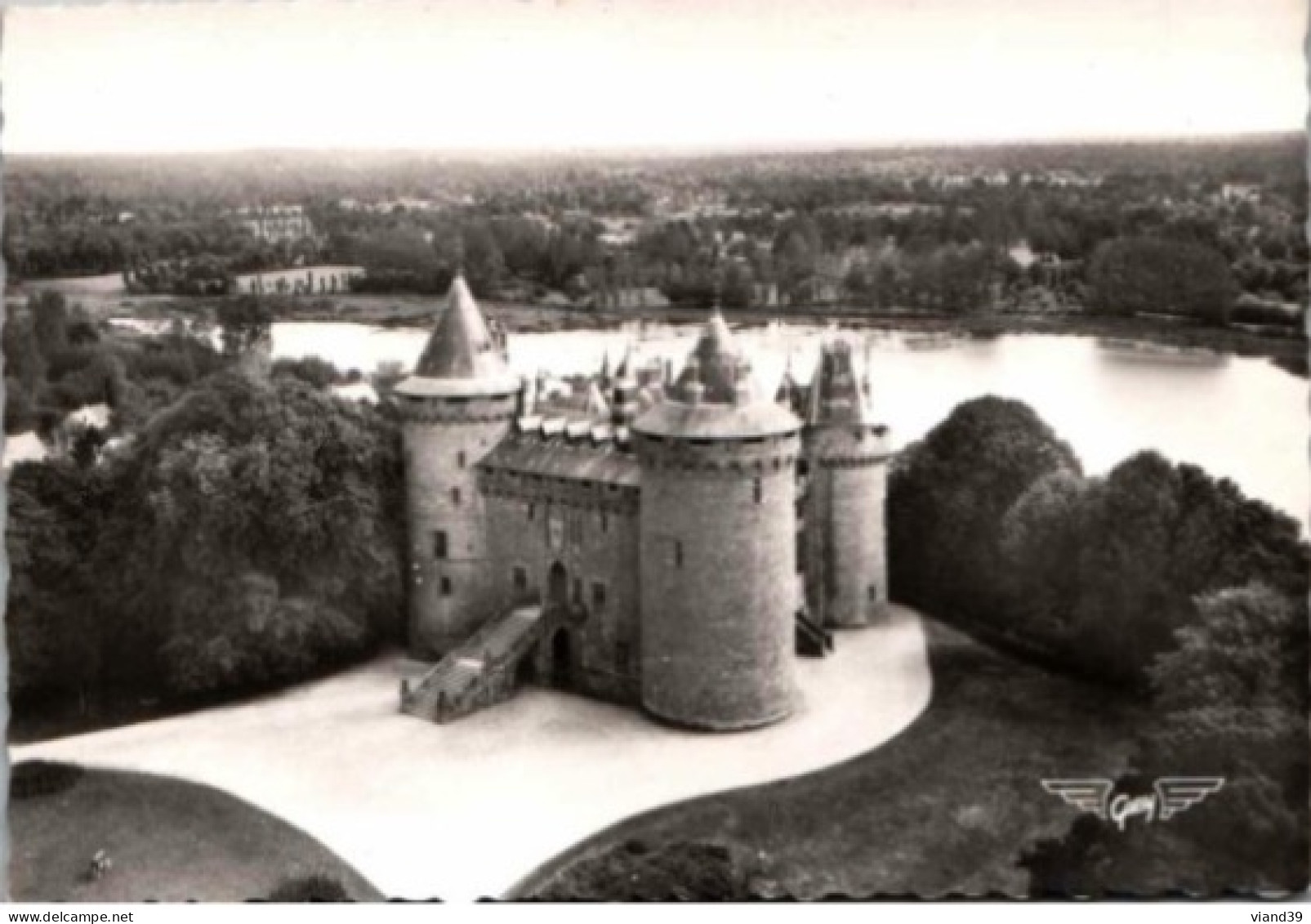 COMBOURG. -  Le Château Et L'étang Avec Un Texte De Chateaubriand . -  Non  Circulée. - Combourg