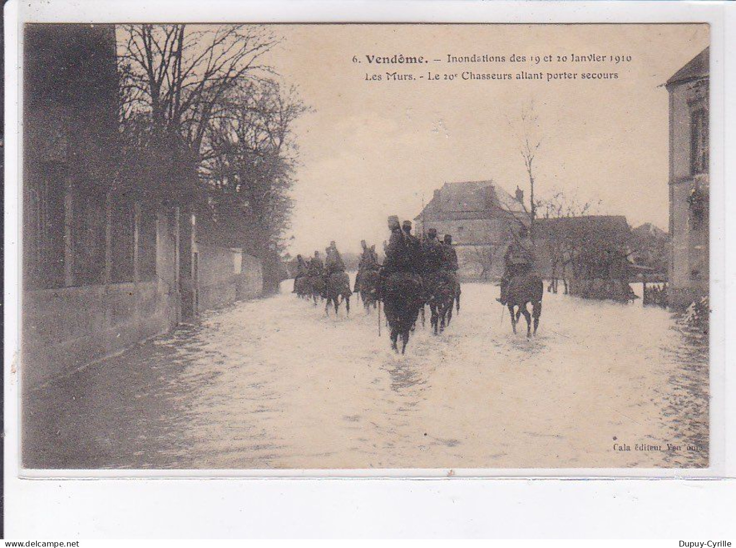 VENDOME: Inondations Des 1910, Les Murs, Le 20e Chasseurs Allant Porter Secours - Très Bon état - Vendome