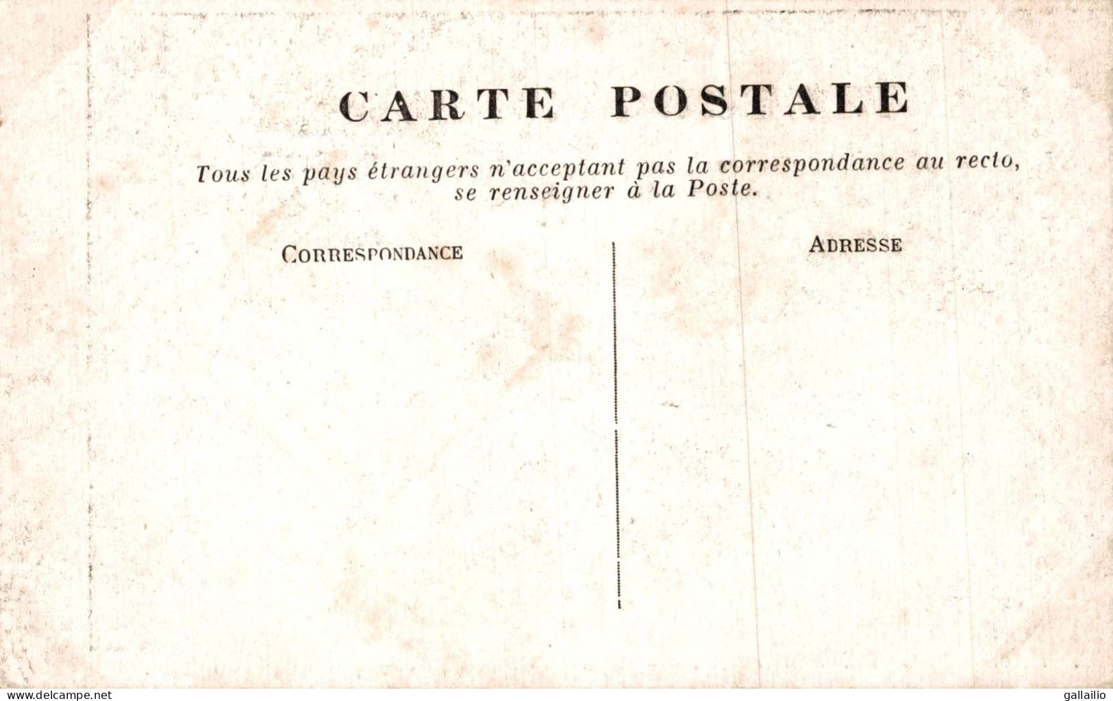 PARIS INONDE EPAVES DE BATEAUX EMPORTES PAR LA CRUE - De Overstroming Van 1910