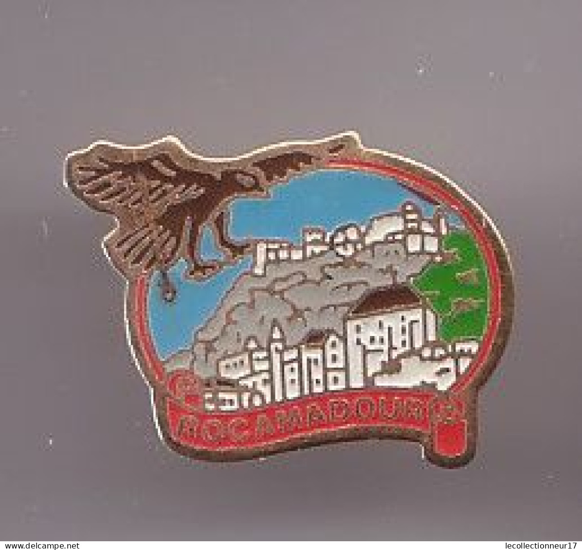 Pin's Rocamadour Dpt 46 Rapace Aigle Réf 1735 - Städte