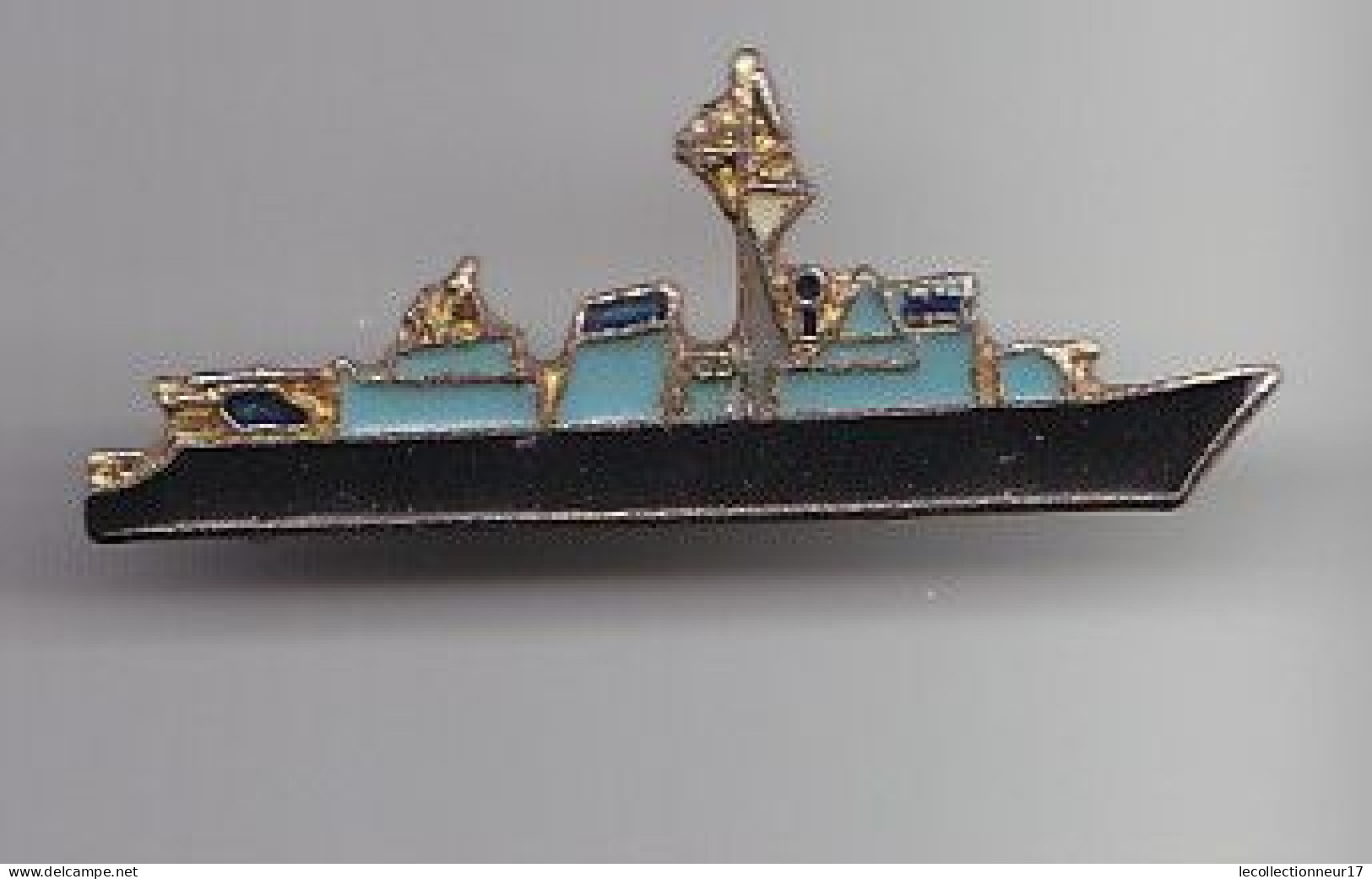 Pin's Bateau Cuirassié Réf  2092a - Boats