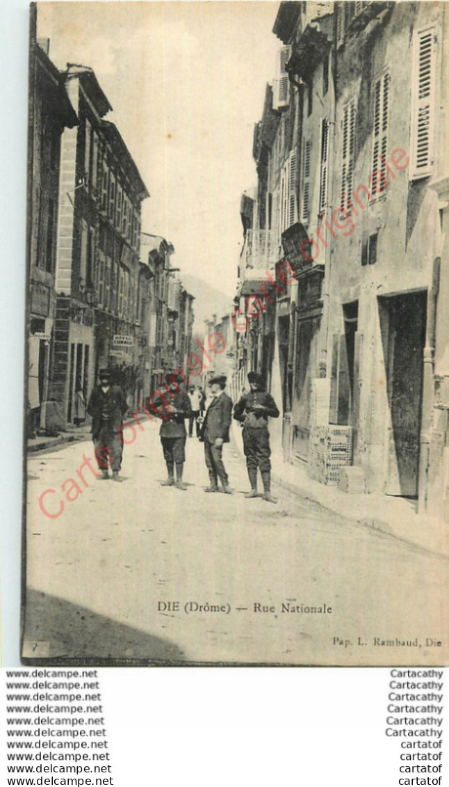 26.  DIE .  Rue Nationale .  CPA Animée . - Die