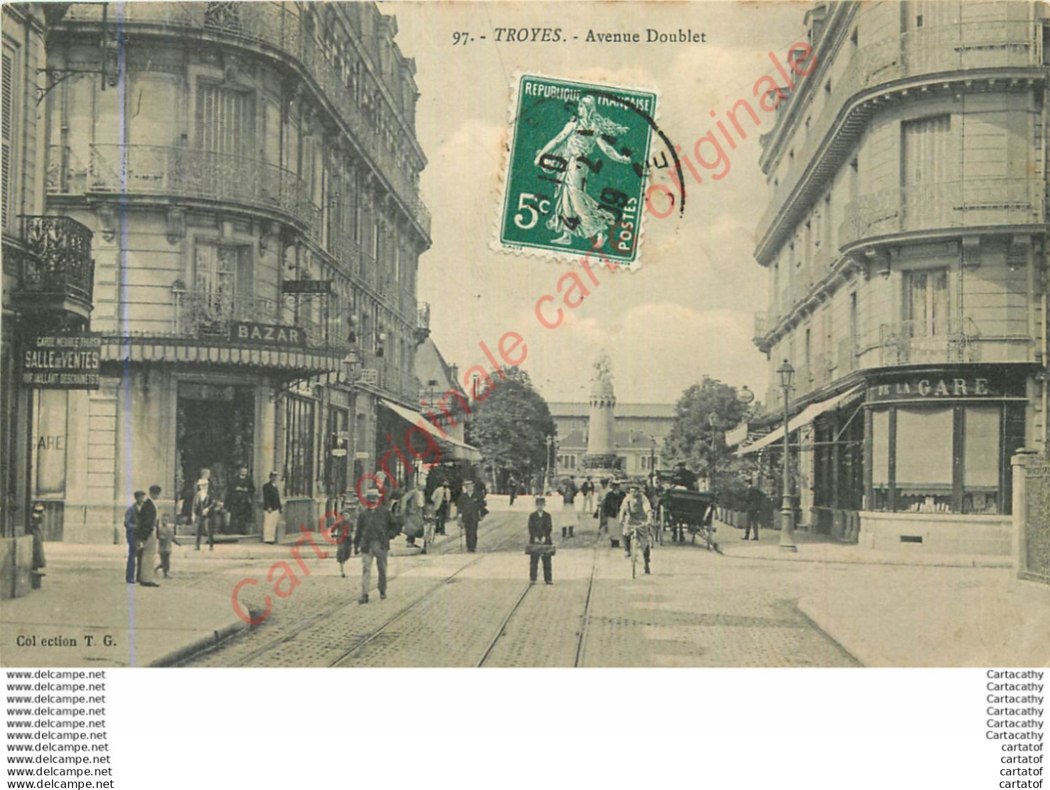 10.  TROYES .  Avenue Doublet . - Troyes