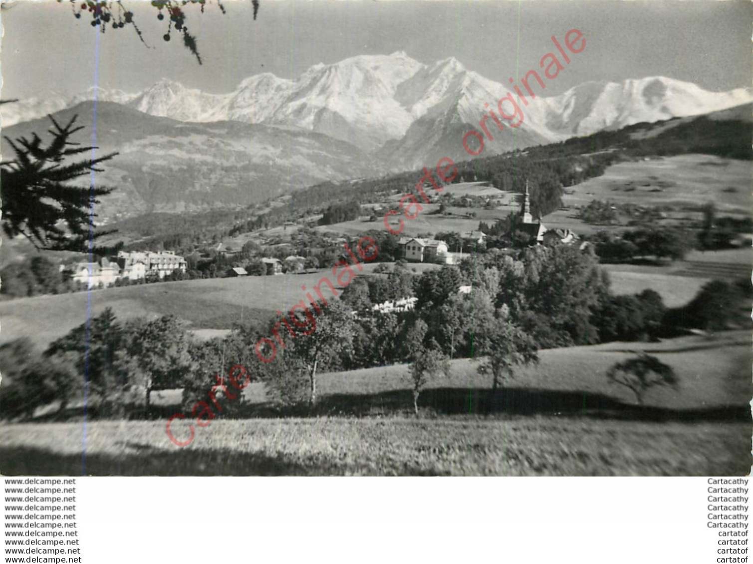 74.  COMBLOUX .  Vue Générale Et Le Mont-Blanc . - Combloux