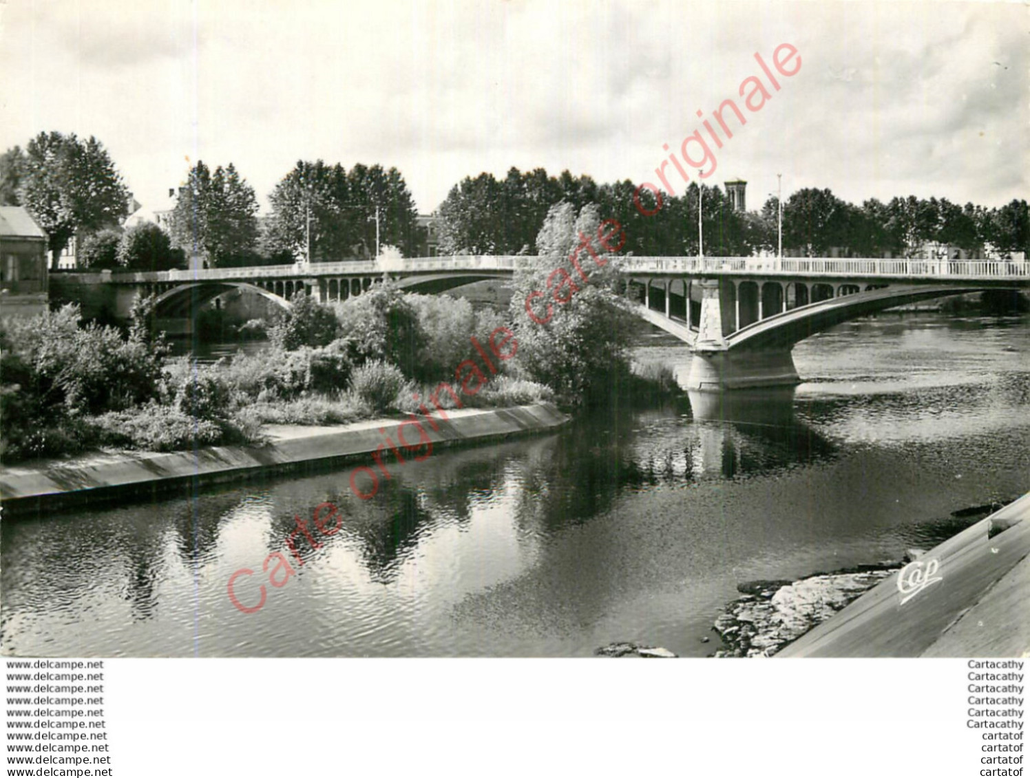 86.  CHATELLERAULT .  Le POnt Neuf . - Chatellerault