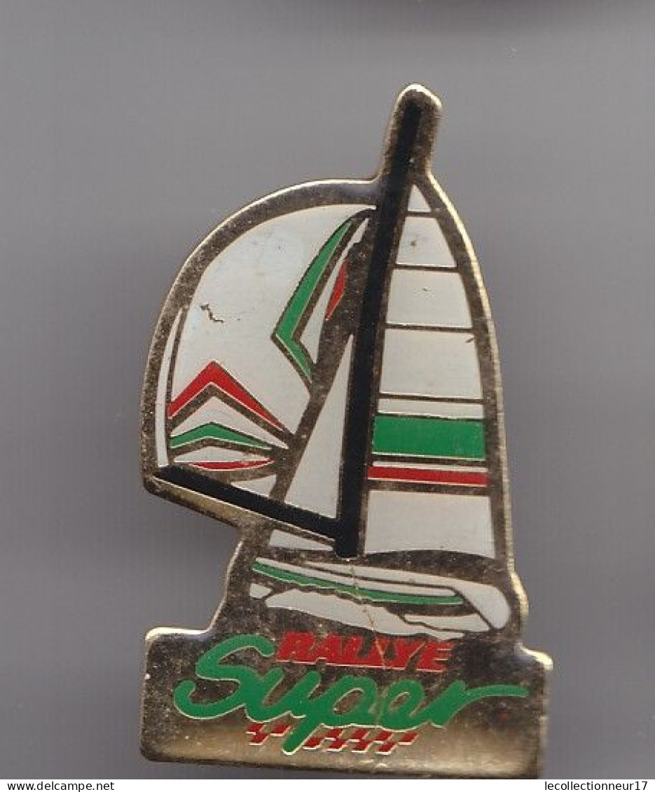 Pin's Bateau Voilier Trimaran  Rallye Super Réf 3082 - Schiffahrt