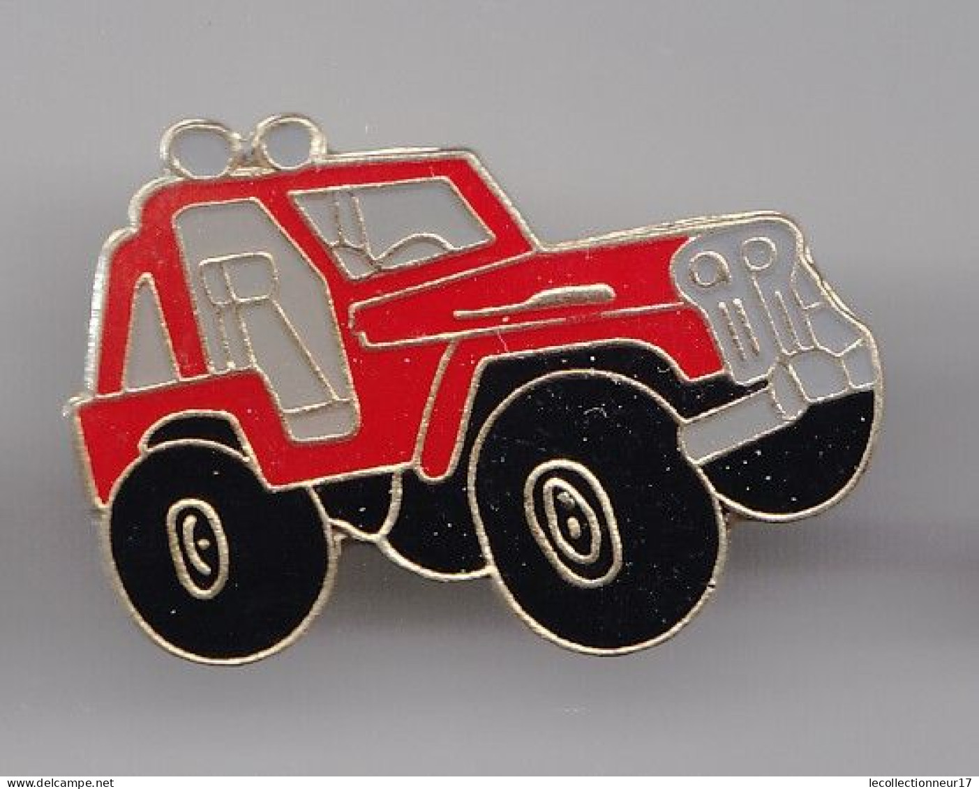 Pin's Jeep 4 X 4 Rouge Réf 2832 - Autres & Non Classés