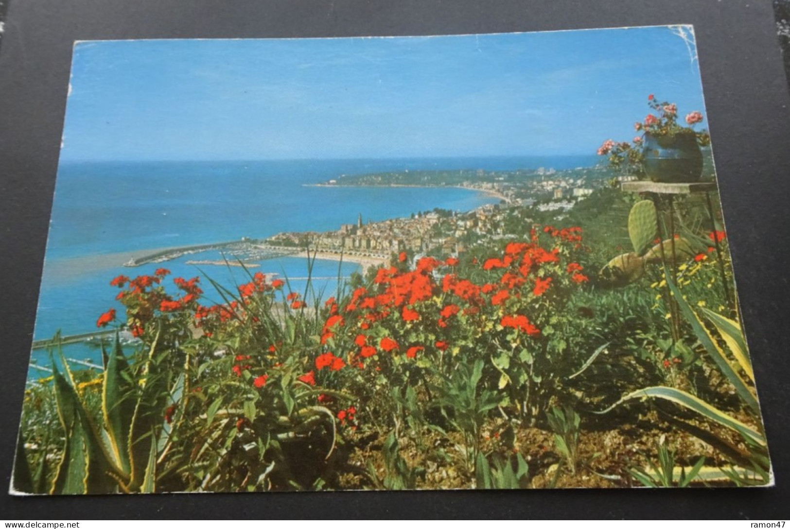 Menton - Vue Générale - Dans Le Fond, Carnolès Et Le Cap Martin - Editions D'art Montluet, Nice - Menton