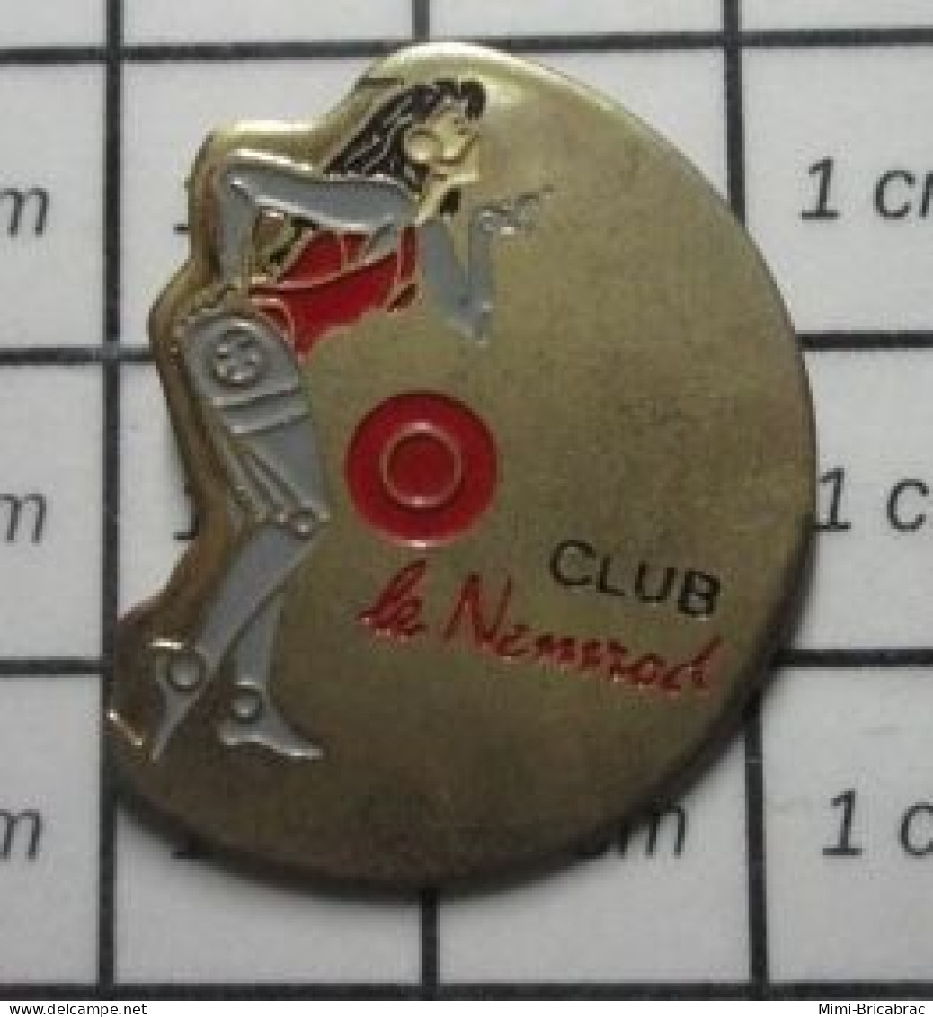 1618c Pin's Pins / Beau Et Rare  / MUSIQUE / LE NEMROD CLUB DISCOTHEQUE FEMME ROBOT SEXY - Música