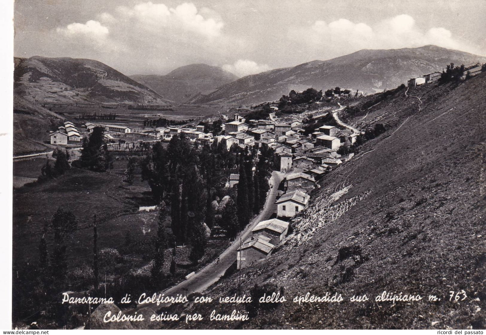 Cartolina Colfiorito ( Perugia ) Veduta Panoramica - Perugia