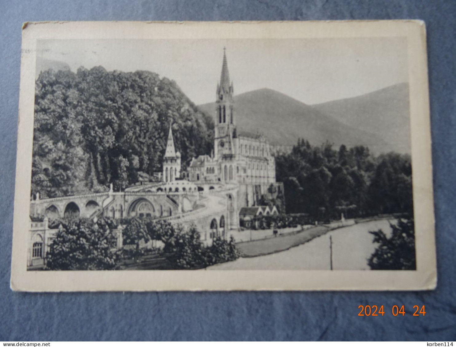 LA  BASILIQUE - Lourdes