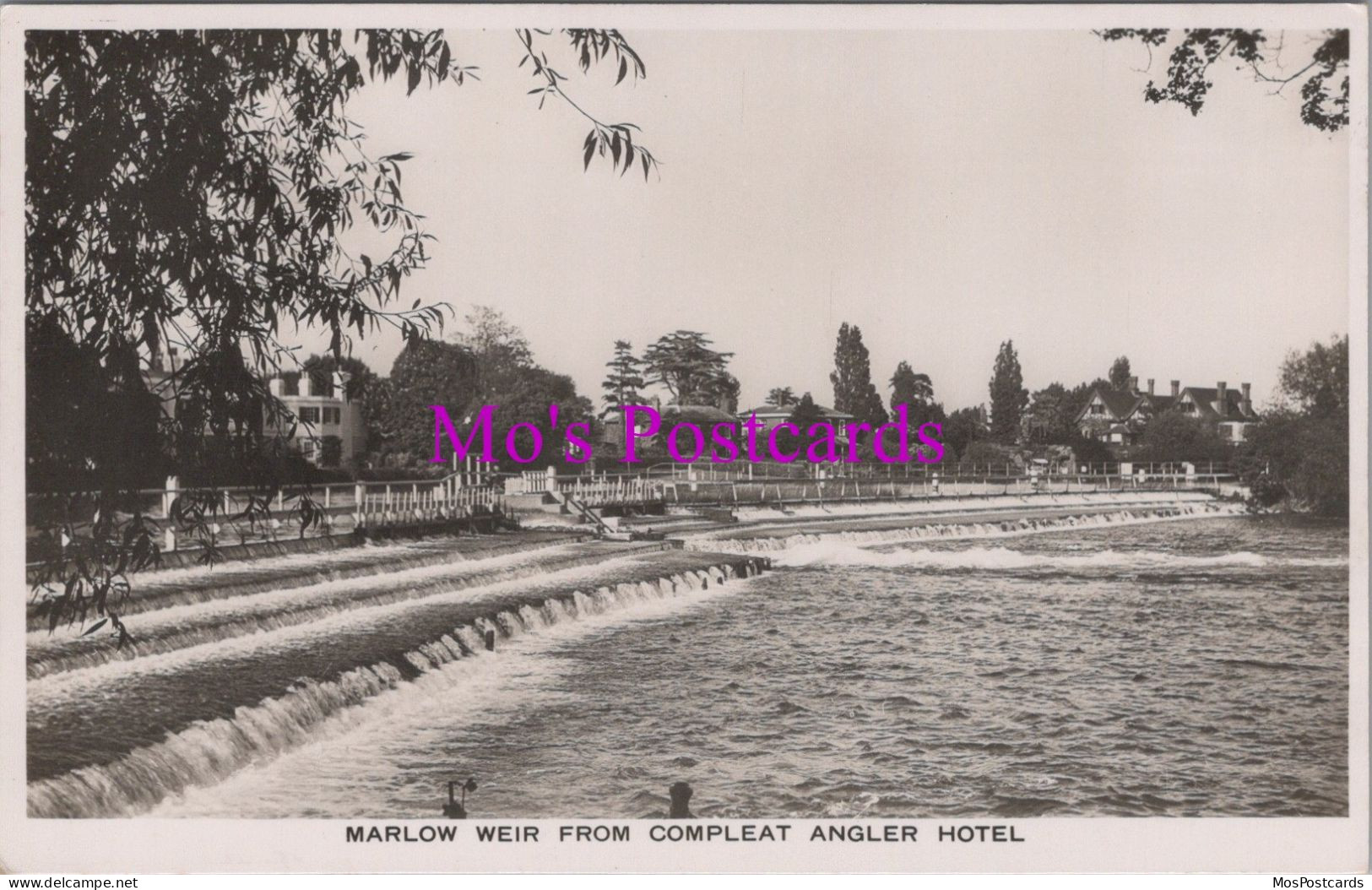 Buckinghamshire Postcard - Marlow Weir From Compleat Angler Hotel  DZ185 - Buckinghamshire