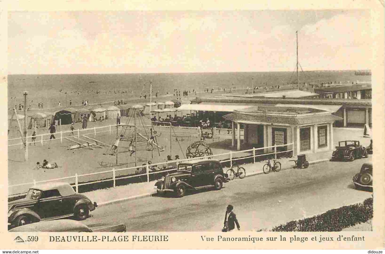 14 - Deauville - Plage Fleurie - Ue Panoramique Sur La Plage Et Jeux D'enfant - Animée - Automobiles - CPA - Voir Scans  - Deauville