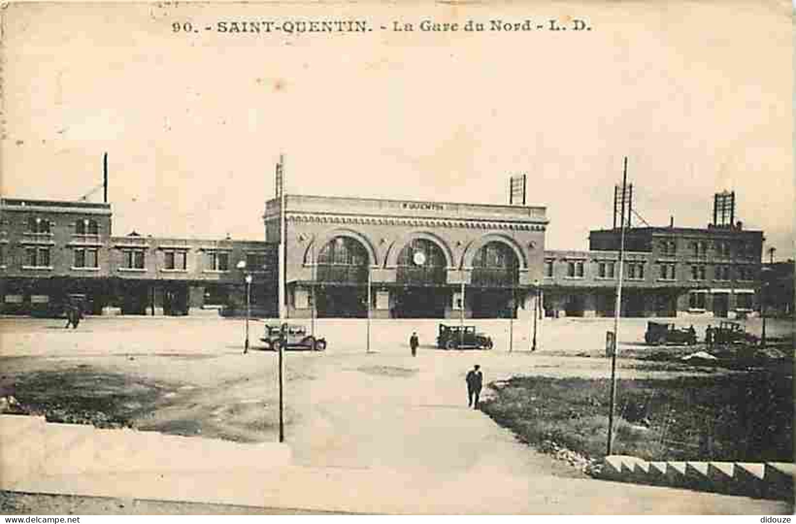 02 - Saint Quentin - La Gare Du Nord - Animée - Automobiles - Correspondance - Oblitération Ronde De 1930 - CPA - Voir S - Saint Quentin