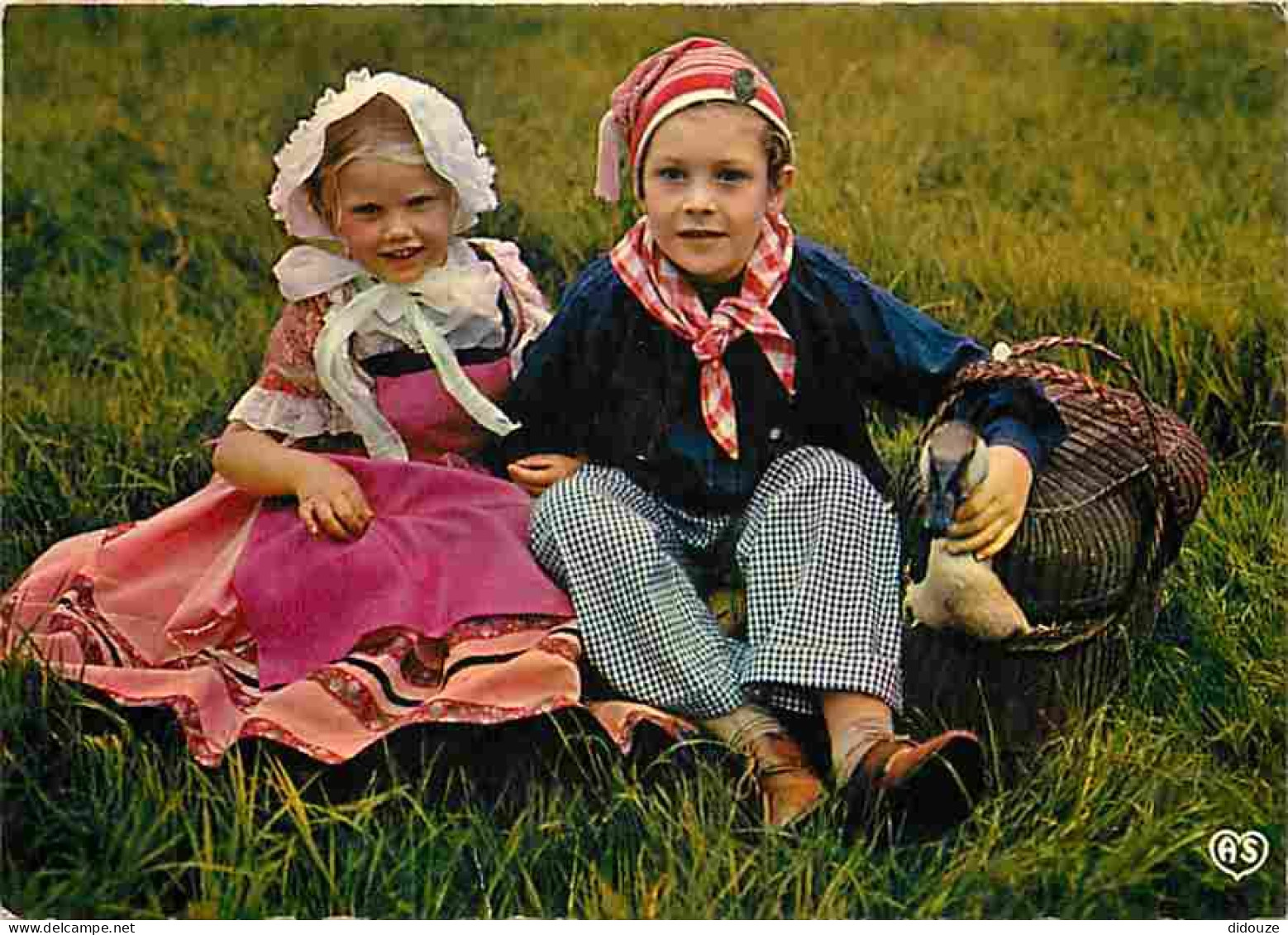 Folklore - Costumes - Normandie - Jeunes Normands Et Leur Bon Ami Canard - Enfants - CPM - Voir Scans Recto-Verso - Kostums