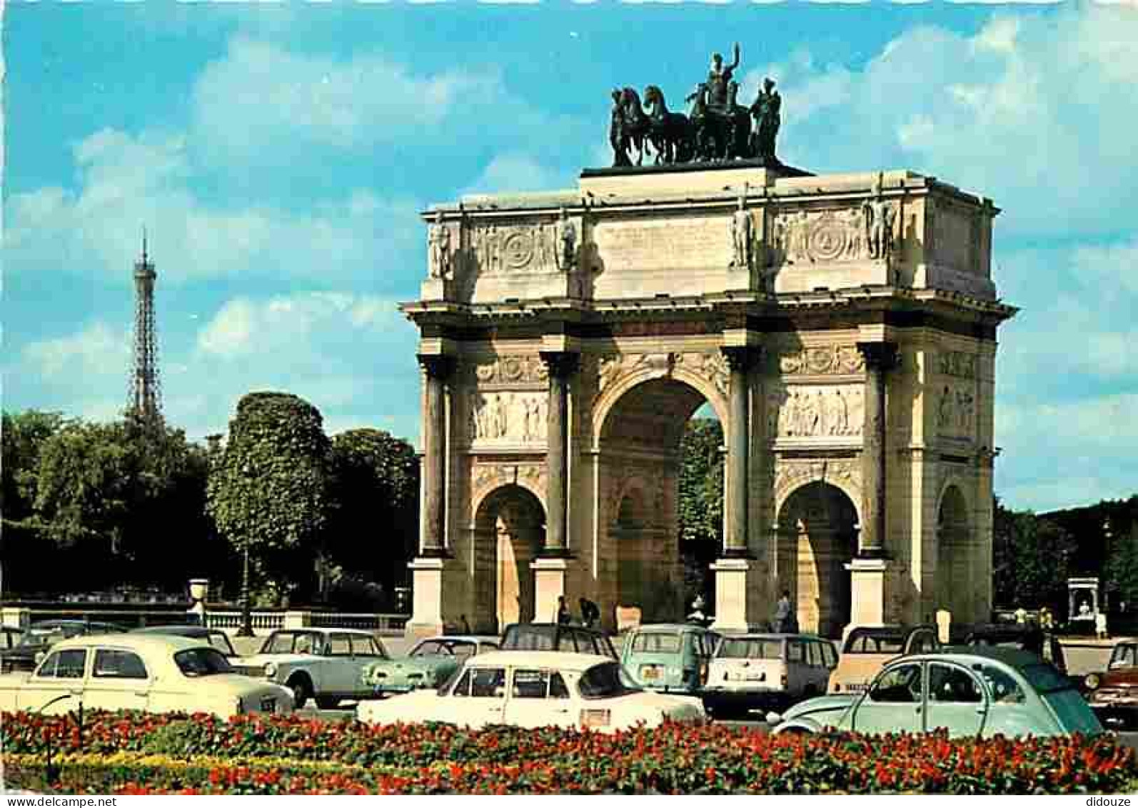 Automobiles - Paris - Le Jardin Du Louvre - L'Arc De Triomphe Du Carroussel - CPM - Voir Scans Recto-Verso - PKW