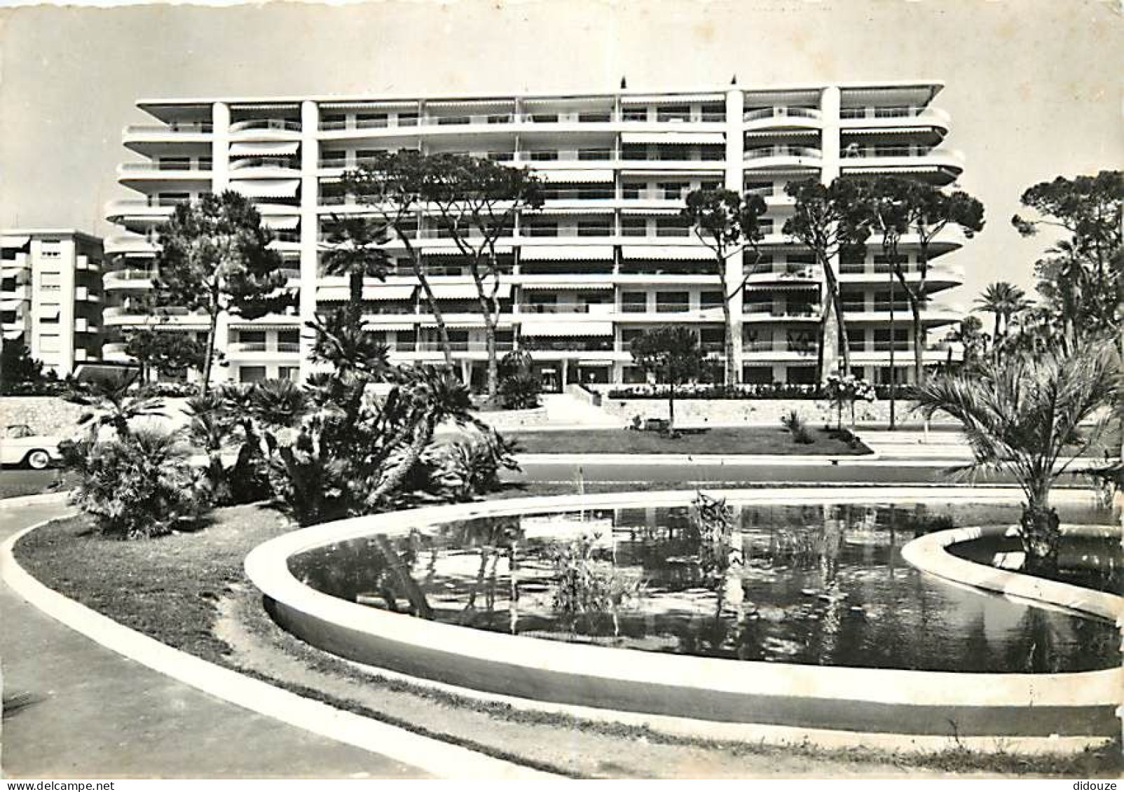 06 - Cannes - Boulevard De La Croisette - Le Marly - Carte Dentelée - CPSM Grand Format - Voir Scans Recto-Verso - Cannes