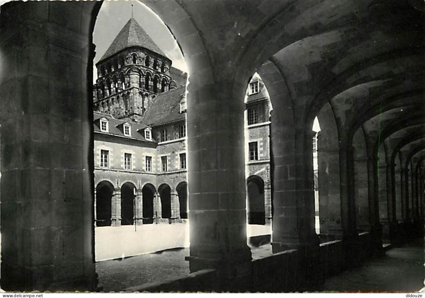 35 - Redon - Cloitre Du Collège Saint Sauveur Et Vue Sur La Tour Romane - CPSM Grand Format - Voir Scans Recto-Verso - Redon