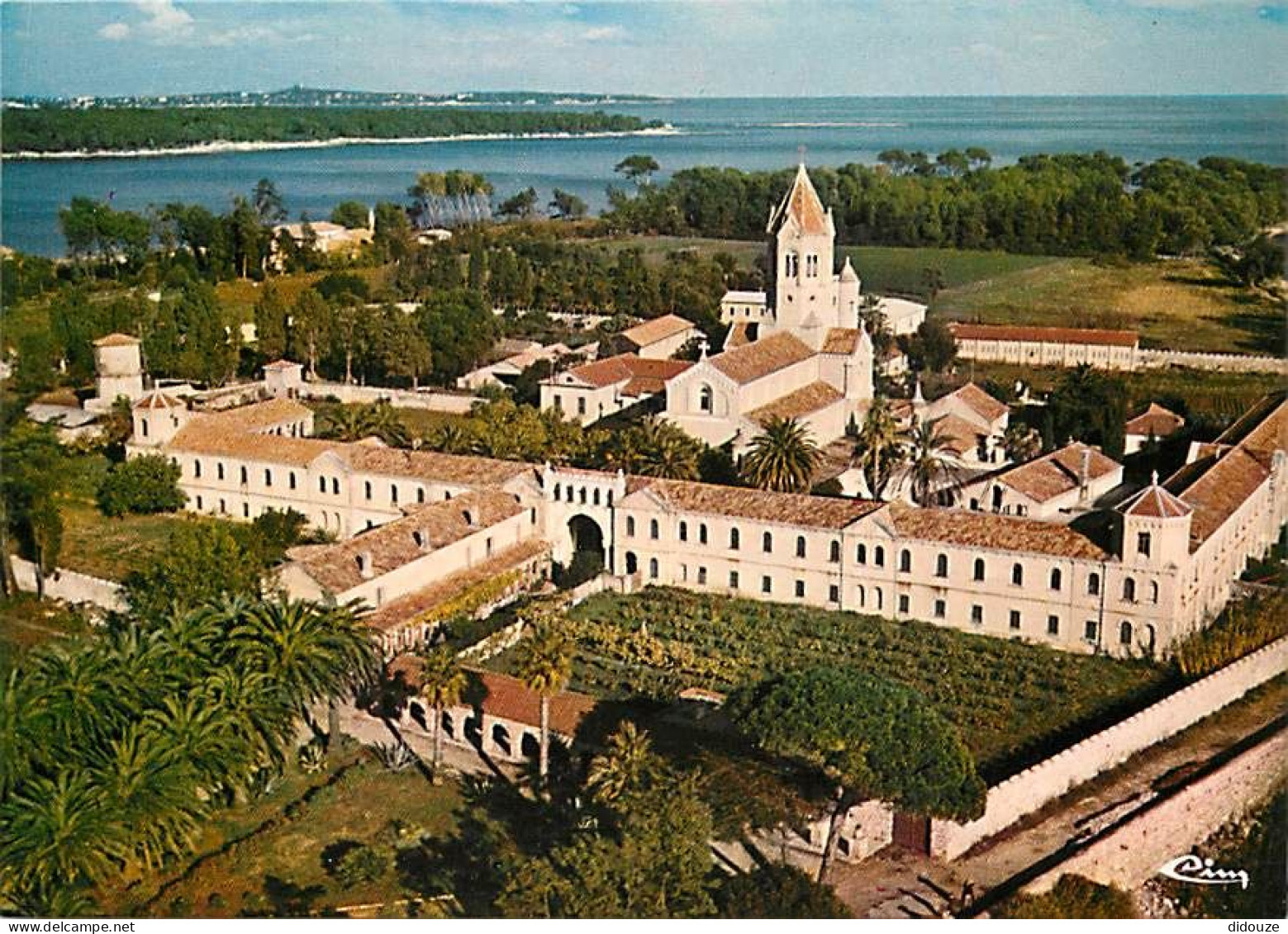 06 - Ile Saint Honorat - Abbaye De Notre Dame De Lerins - Vue Générale Aérienne - CPM - Carte Neuve - Voir Scans Recto-V - Autres & Non Classés