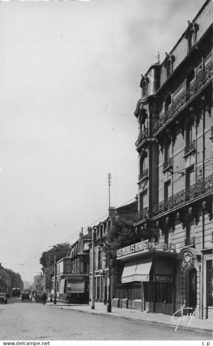 Colombes - L'Avenue Henri Barbusse - Les Meubles Benoist -   CPSM °J - Colombes