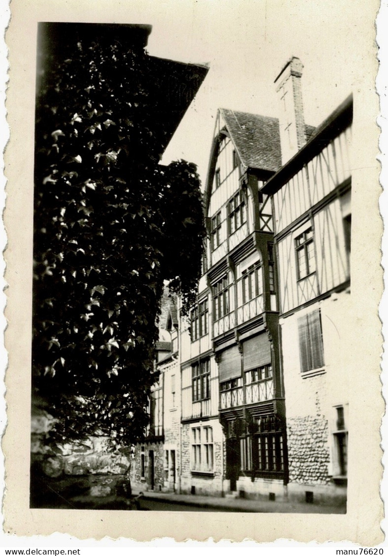 Ref 1 - Photo : La Maison Des Religieuses à Moret Sur Loing, Seine Et Marne - France . - Europa