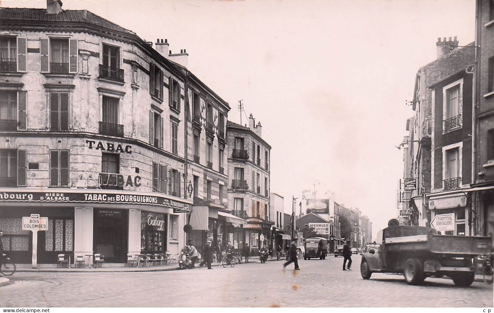 Bois Colombes -  Tabac - Place Des Bourguignons - Avenue D'Argenteuil  -   CPSM °J - Colombes