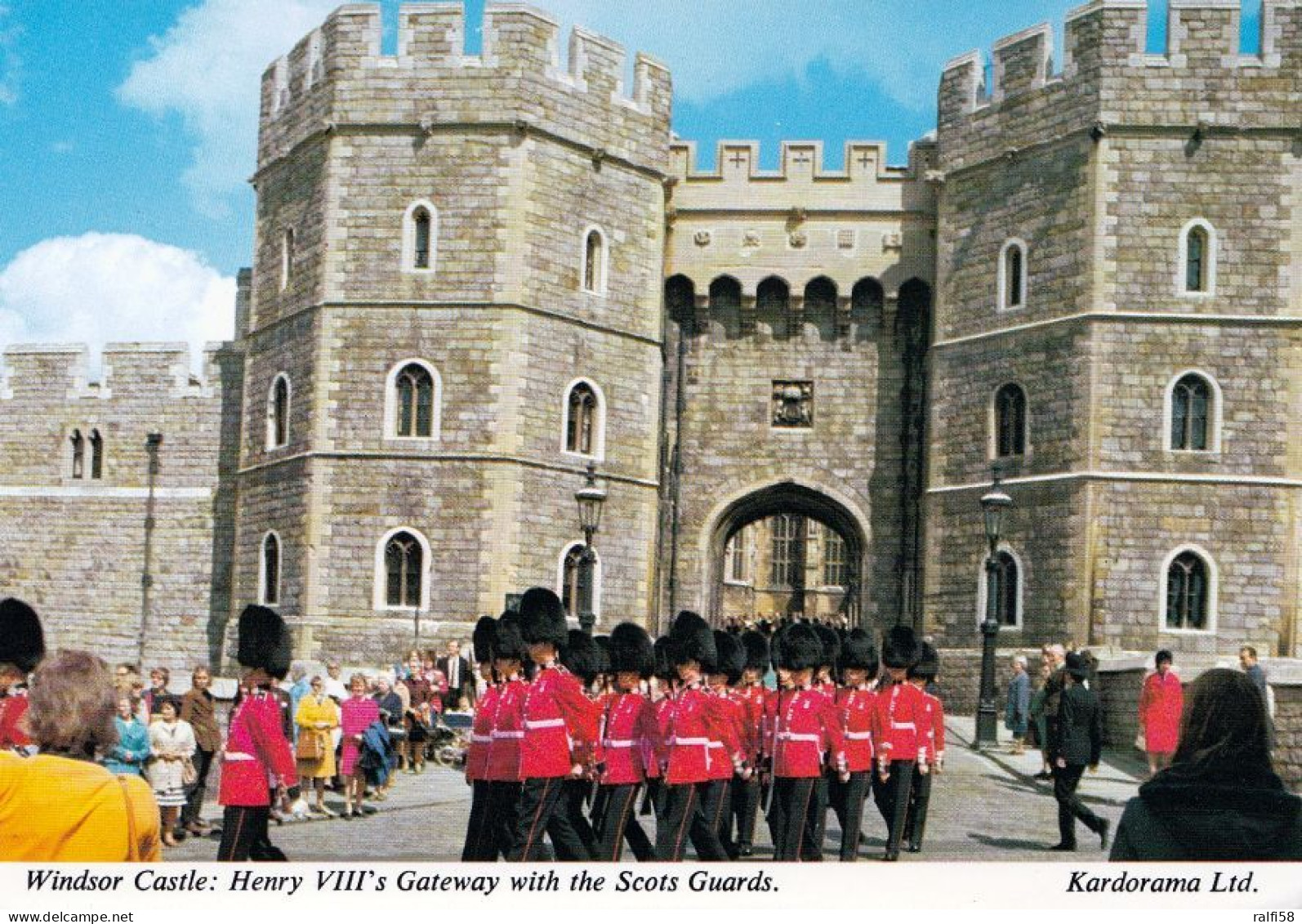 1 AK England * Windsor Castle - Henry VIII's Gateway With The Scots Guards * - Windsor Castle