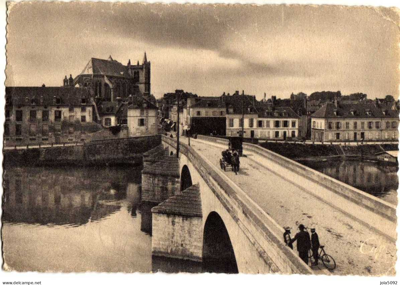 77 - MONTEREAU - Le Pont De Seine Et L'Eglise - Montereau