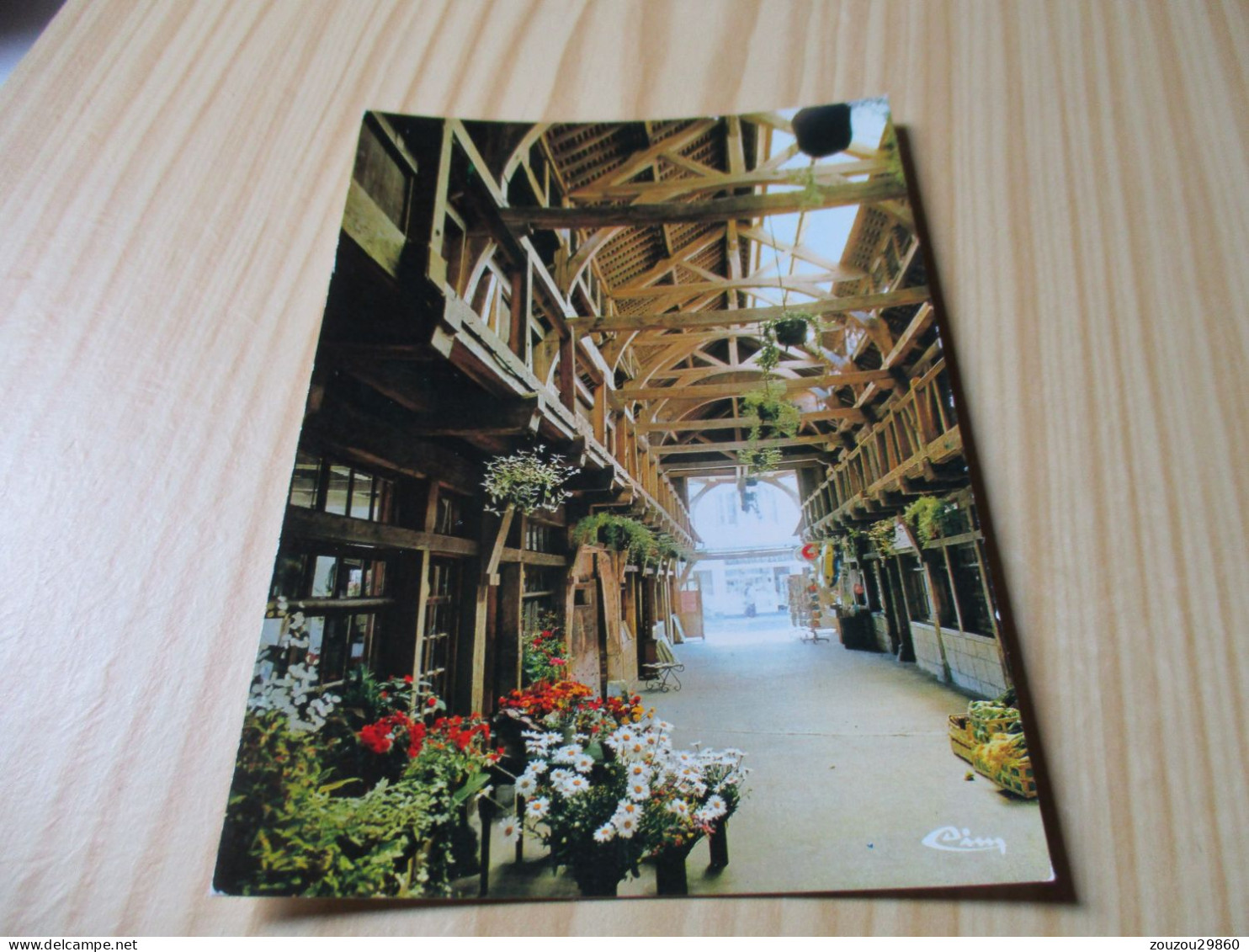 Etretat (76).Intérieur De La Halle Ancienne. - Etretat