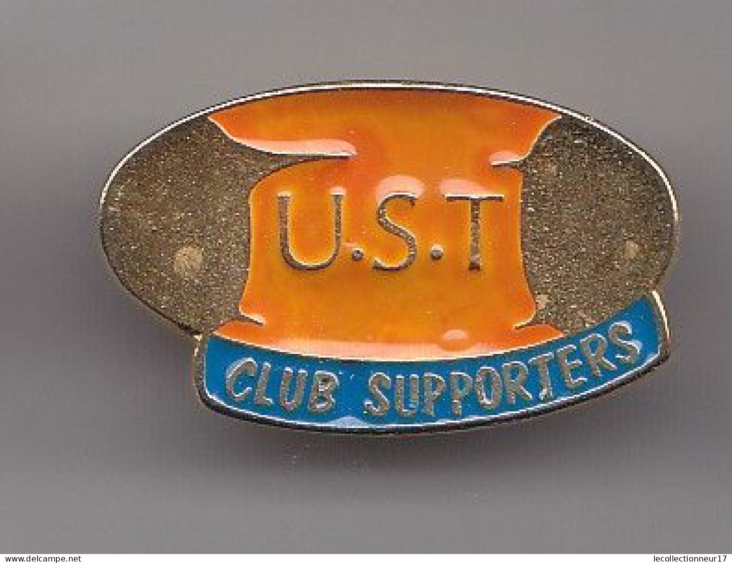 Pin's UST Club Supporters Rugby Réf 8364 - Rugby