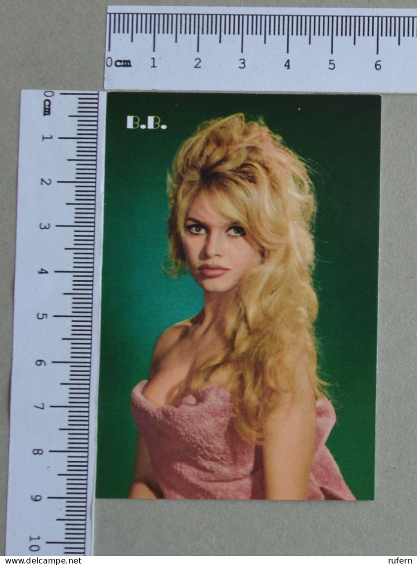 CALENDAR  - BRIGITTE BARDOT - 2024 - 2 SCANS  - (Nº59046) - Tamaño Pequeño : 2001-...