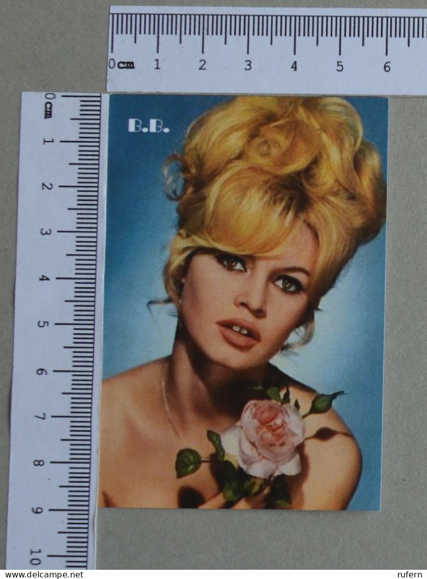 CALENDAR  - BRIGITTE BARDOT - 2024 - 2 SCANS  - (Nº59047) - Kleinformat : 2001-...