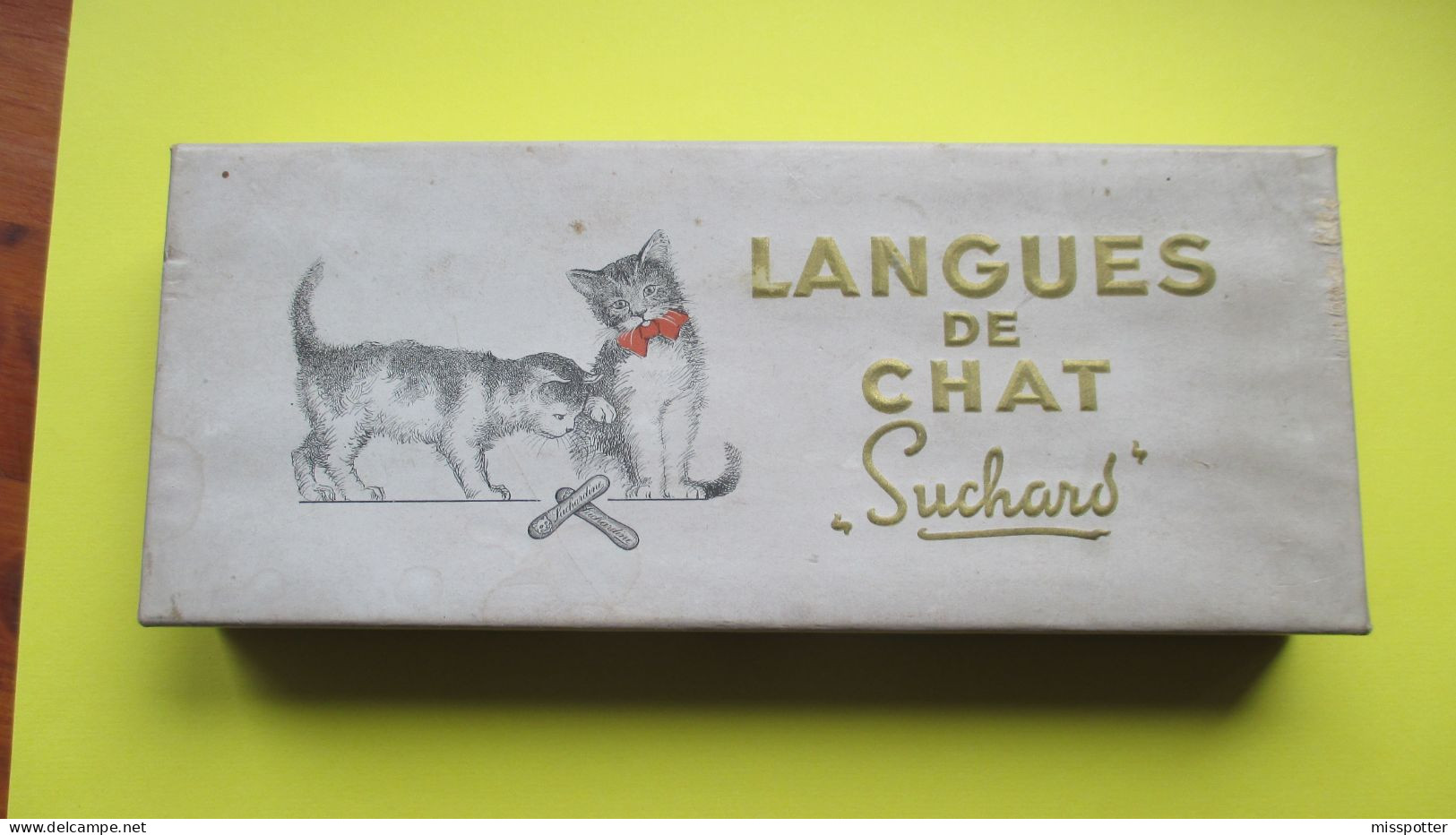 Ancienne Boîte à Biscuits En Carton Langues De Chat Suchard 21 Cm De Long / 8 Cm De Large Et 3 Cm De Haut - Altri & Non Classificati