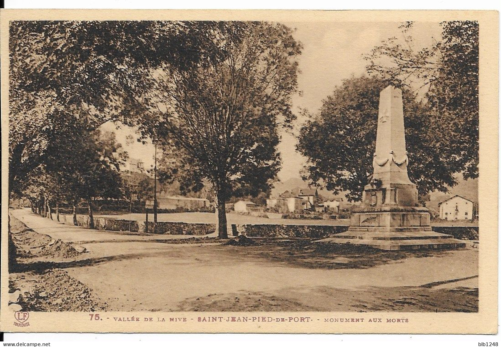 [64] Pyrénées-Atlantiques > Saint Jean Pied De Port Monument Aux Morts - Saint Jean Pied De Port