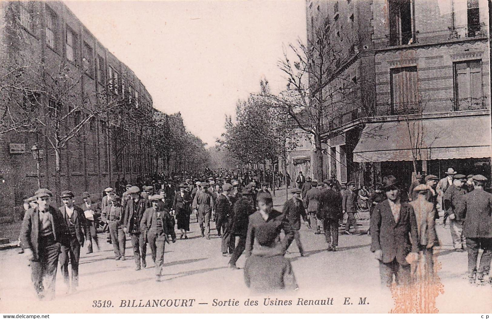 Boulogne Billancourt  - Sortie Des Usines Renault -   CPA °J - Boulogne Billancourt