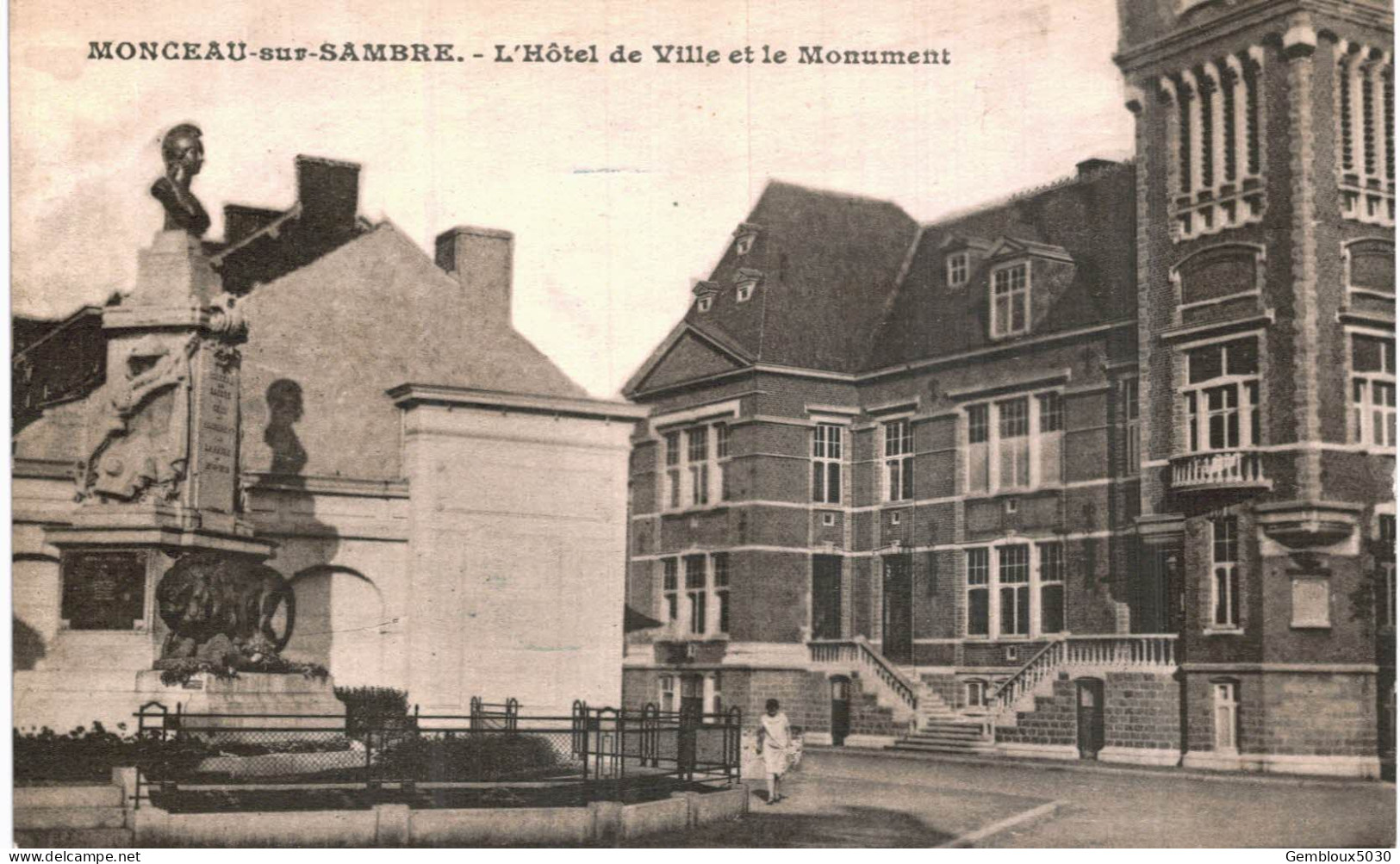 (337) Monceau-sur-Sambre   L'Hôtel De Ville Et Le Monument - Charleroi