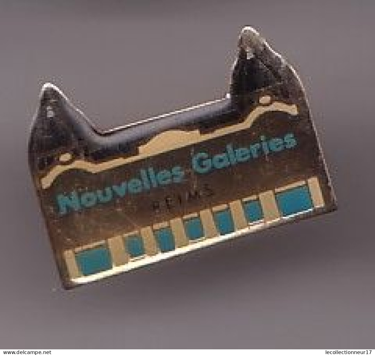 Pin's Magasins Nouvelles Galeries Reims   Réf 275 - Städte