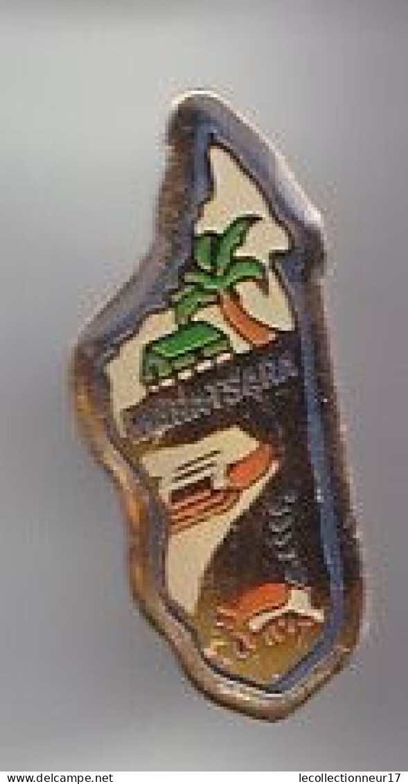 Pin's Mahatsara Afrique Australe Réf 2525 - Città