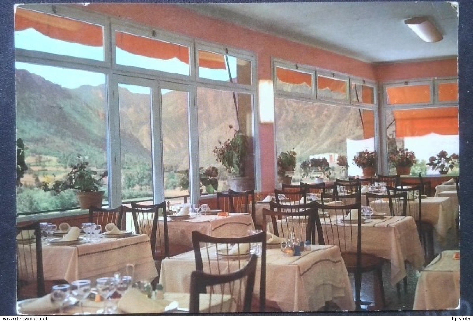 ► Cpsm Restaurant "LA TRUITA" Hotel RIBERPUIG Salle   -   ANDORRA PALACE  ANDORRE - Andorra