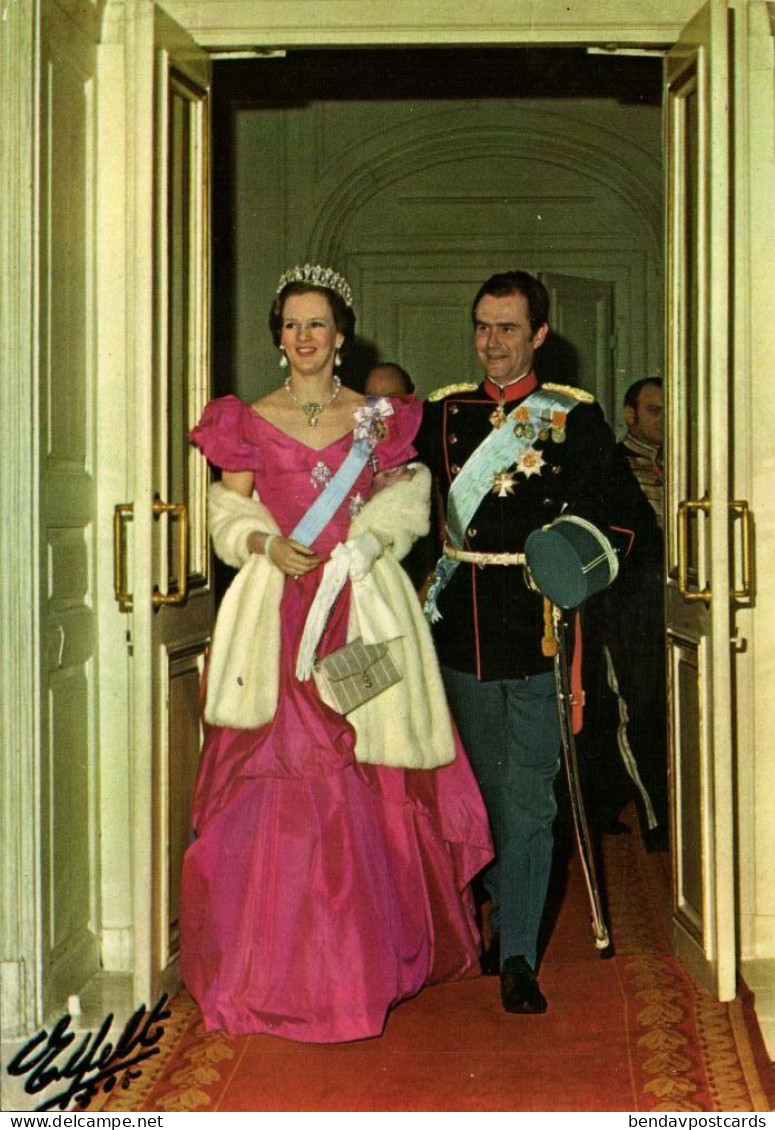 Denmark, Queen Margrethe II And Prince Consort Henrik In Uniform 1970s Postcard - Denmark